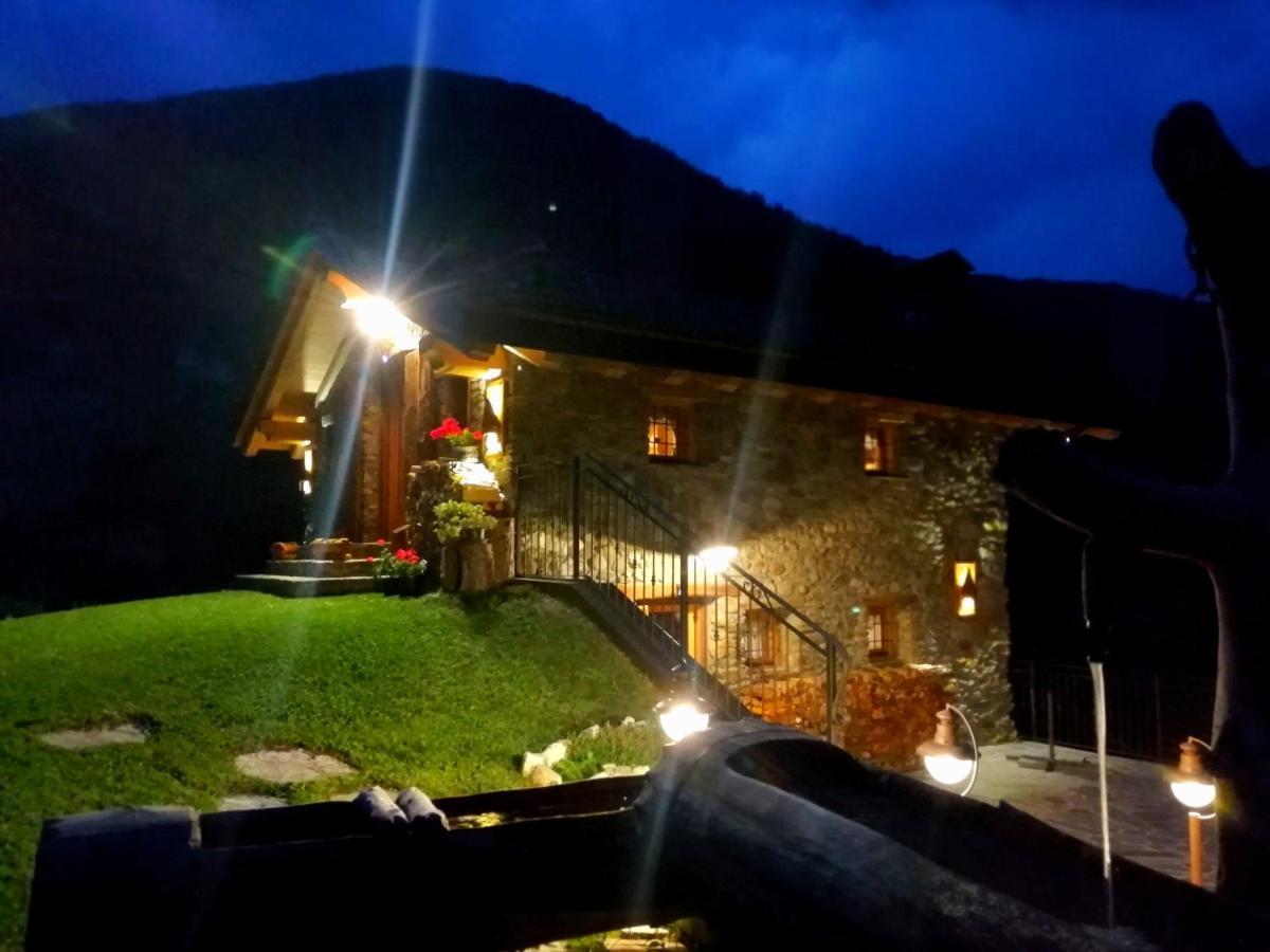 Chalet Cuore Selvatico Monno Екстер'єр фото